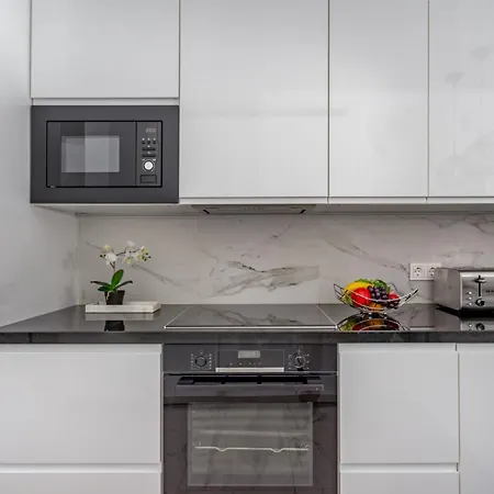 Real By Interhome * Marbella